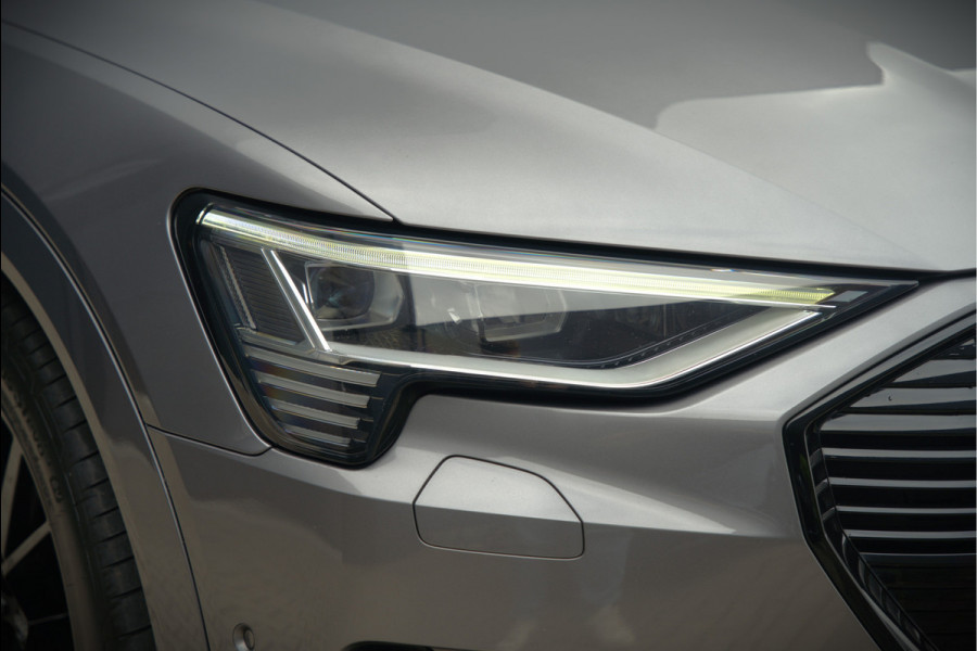 Audi e-tron 50 quattro Business edition Plus 71 kWh | Black Edition | Panoramadak | Camera | Memory Seats | Ambiance Verlichting | Luchtvering | Adaptive Cruise Control | Keyless | Matrix LED | Leder | Stoelverwarming | NAP |