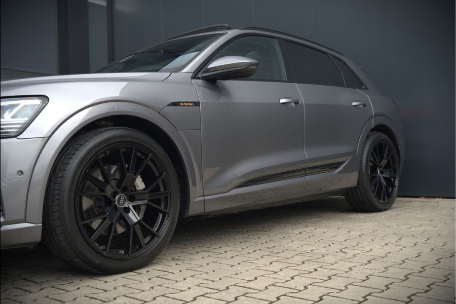 Audi e-tron 50 quattro Business edition Plus 71 kWh | Black Edition | Panoramadak | Camera | Memory Seats | Ambiance Verlichting | Luchtvering | Adaptive Cruise Control | Keyless | Matrix LED | Leder | Stoelverwarming | NAP |