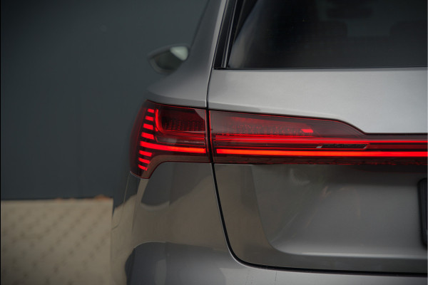 Audi e-tron 50 quattro Business edition Plus 71 kWh | Black Edition | Panoramadak | Camera | Memory Seats | Ambiance Verlichting | Luchtvering | Adaptive Cruise Control | Keyless | Matrix LED | Leder | Stoelverwarming | NAP |