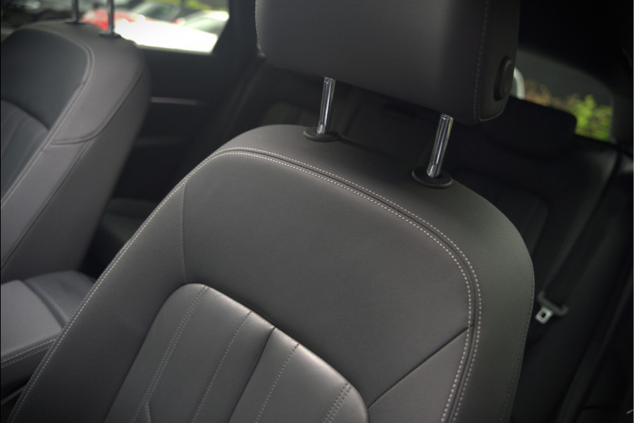 Audi e-tron 50 quattro Business edition Plus 71 kWh | Black Edition | Panoramadak | Camera | Memory Seats | Ambiance Verlichting | Luchtvering | Adaptive Cruise Control | Keyless | Matrix LED | Leder | Stoelverwarming | NAP |