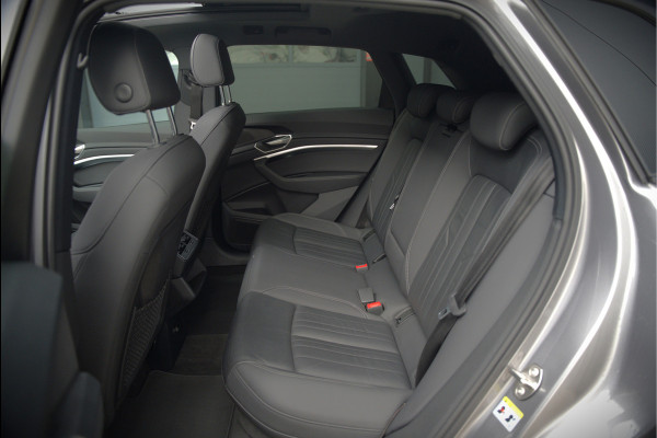 Audi e-tron 50 quattro Business edition Plus 71 kWh | Black Edition | Panoramadak | Camera | Memory Seats | Ambiance Verlichting | Luchtvering | Adaptive Cruise Control | Keyless | Matrix LED | Leder | Stoelverwarming | NAP |