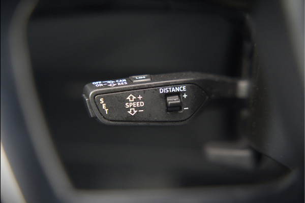 Audi e-tron 50 quattro Business edition Plus 71 kWh | Black Edition | Panoramadak | Camera | Memory Seats | Ambiance Verlichting | Luchtvering | Adaptive Cruise Control | Keyless | Matrix LED | Leder | Stoelverwarming | NAP |