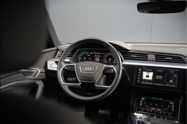 Audi e-tron 50 quattro Business edition Plus 71 kWh | Black Edition | Panoramadak | Camera | Memory Seats | Ambiance Verlichting | Luchtvering | Adaptive Cruise Control | Keyless | Matrix LED | Leder | Stoelverwarming | NAP |