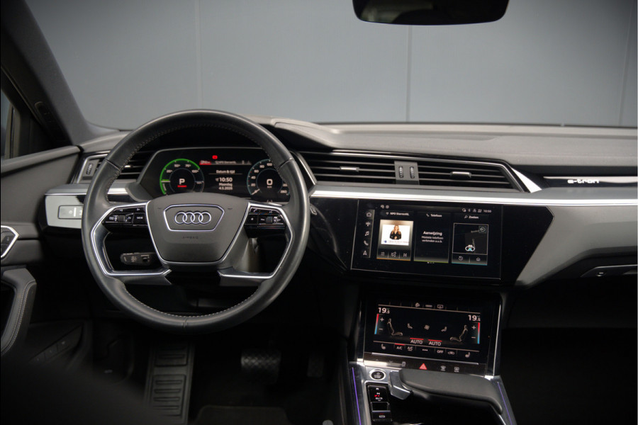 Audi e-tron 50 quattro Business edition Plus 71 kWh | Black Edition | Panoramadak | Camera | Memory Seats | Ambiance Verlichting | Luchtvering | Adaptive Cruise Control | Keyless | Matrix LED | Leder | Stoelverwarming | NAP |