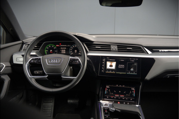 Audi e-tron 50 quattro Business edition Plus 71 kWh | Black Edition | Panoramadak | Camera | Memory Seats | Ambiance Verlichting | Luchtvering | Adaptive Cruise Control | Keyless | Matrix LED | Leder | Stoelverwarming | NAP |