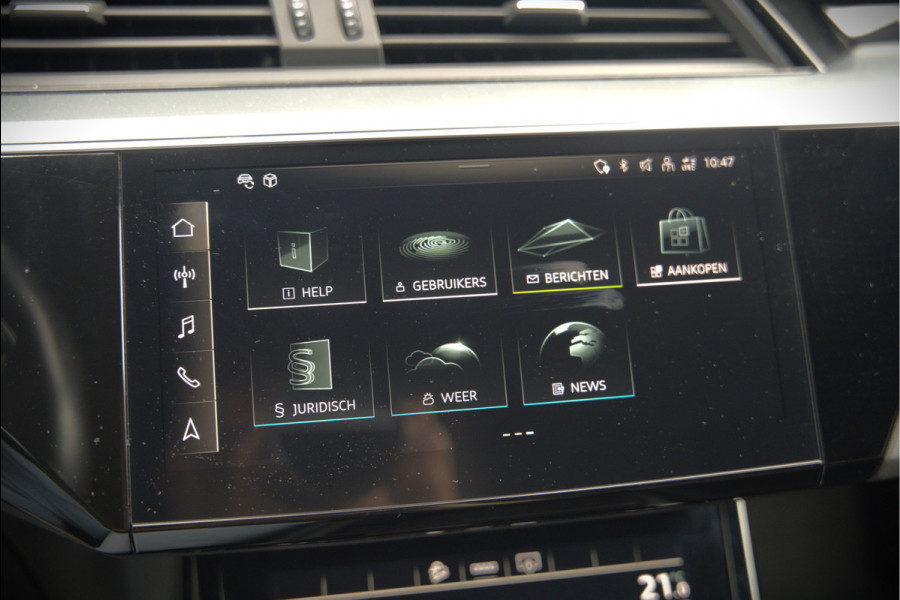 Audi e-tron 50 quattro Business edition Plus 71 kWh | Black Edition | Panoramadak | Camera | Memory Seats | Ambiance Verlichting | Luchtvering | Adaptive Cruise Control | Keyless | Matrix LED | Leder | Stoelverwarming | NAP |