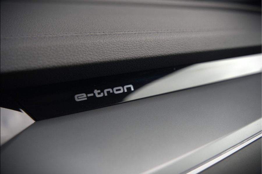 Audi e-tron 50 quattro Business edition Plus 71 kWh | Black Edition | Panoramadak | Camera | Memory Seats | Ambiance Verlichting | Luchtvering | Adaptive Cruise Control | Keyless | Matrix LED | Leder | Stoelverwarming | NAP |