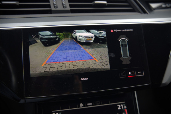 Audi e-tron 50 quattro Business edition Plus 71 kWh | Black Edition | Panoramadak | Camera | Memory Seats | Ambiance Verlichting | Luchtvering | Adaptive Cruise Control | Keyless | Matrix LED | Leder | Stoelverwarming | NAP |