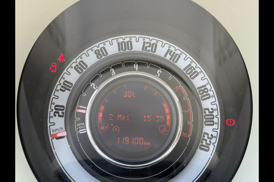 Fiat 500 1.2 4 cilinder Lounge , panoramadak, 16 inch lmv, climaat controle, nieuwe distributieriem