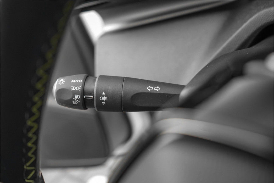 Peugeot 308 1.6 Hybrid 225 GT Pack Business Pano ACC Focal 360° 18"