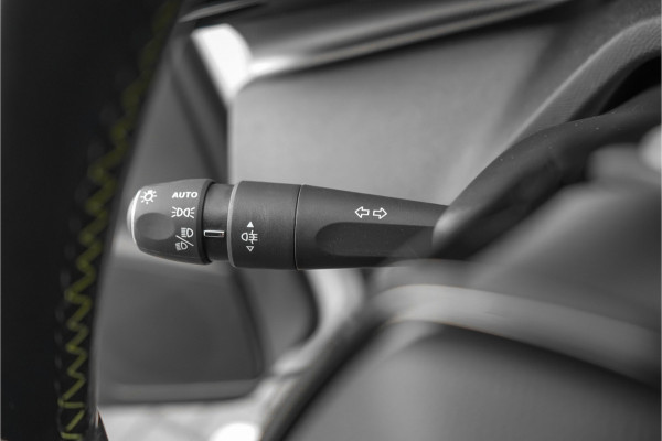Peugeot 308 1.6 Hybrid 225 GT Pack Business Pano ACC Focal 360° 18"