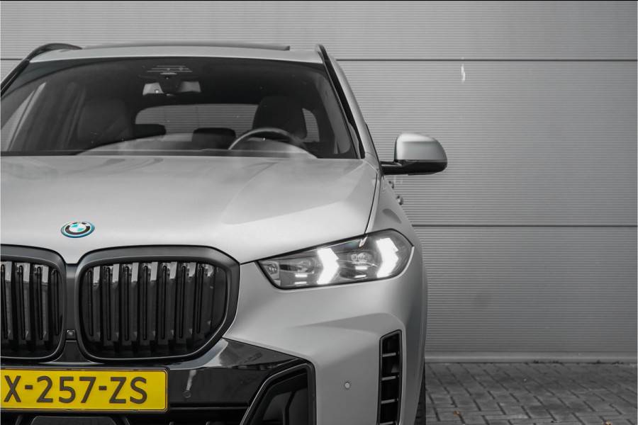 BMW X5 xDrive50e M-Sport Pro Driving Ass Pro Stoelvent H&K Iconic Glow Trekhaak Frozen