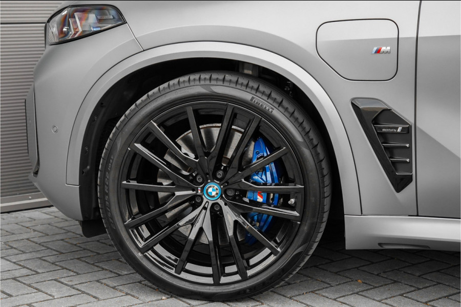 BMW X5 xDrive50e M-Sport Pro Driving Ass Pro Stoelvent H&K Iconic Glow Trekhaak Frozen