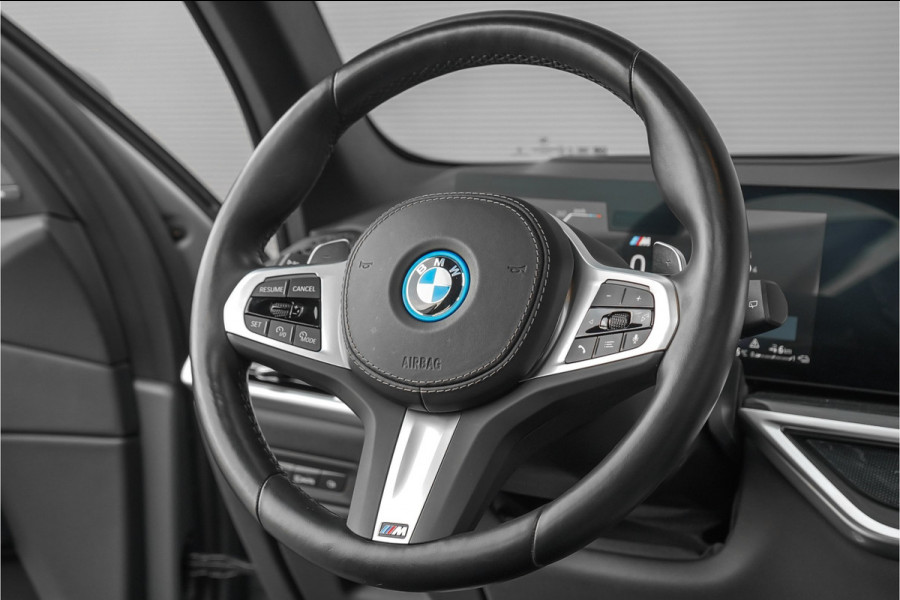 BMW X5 xDrive50e M-Sport Pro Driving Ass Pro Stoelvent H&K Iconic Glow Trekhaak Frozen