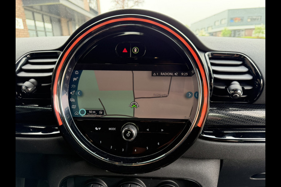 MINI Clubman 1.5 Automaat / Navigatie / 1e Eigenaar / Clima / Recent Onderhoud incl. Remmen compleet / LED-Verlichting / NED-MINI