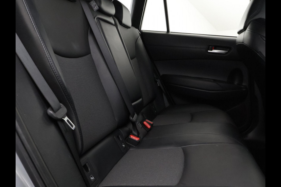 Toyota Corolla Cross 2.0 High Power Hybrid First Edition | Apple Carplay & AndroidAUTO | Stoelverwarming | BSM | Elektrische kofferbak |