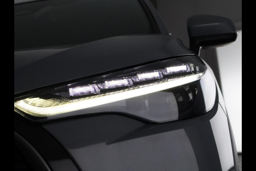 Toyota Corolla Cross 2.0 High Power Hybrid First Edition | Apple Carplay & AndroidAUTO | Stoelverwarming | BSM | Elektrische kofferbak |