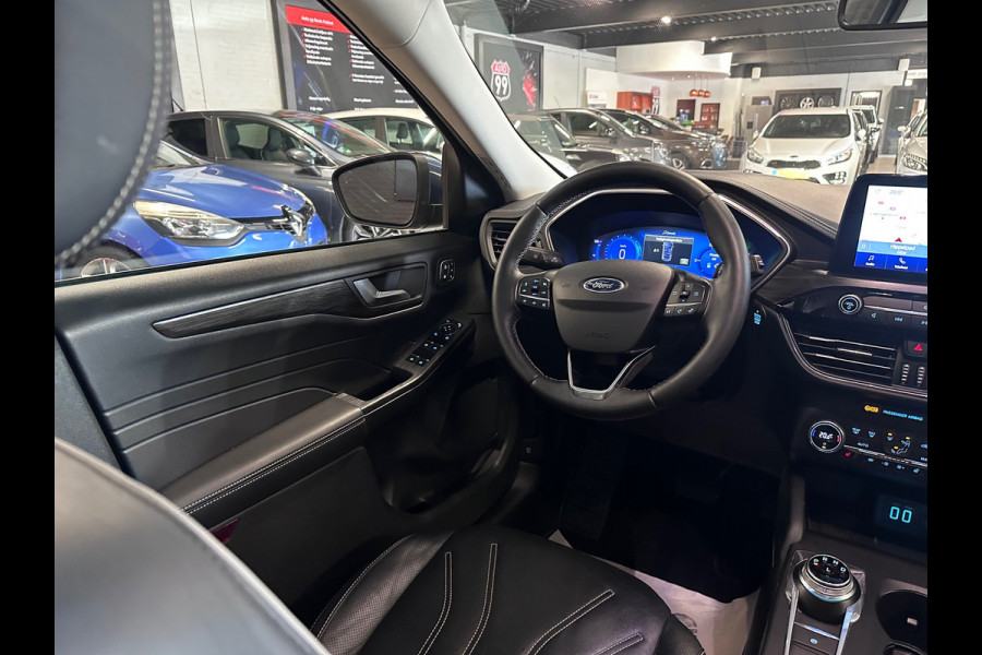 Ford Kuga 2.5 PHEV Vignale AUTO / HEAD-UP / LANE ASSIST / 360