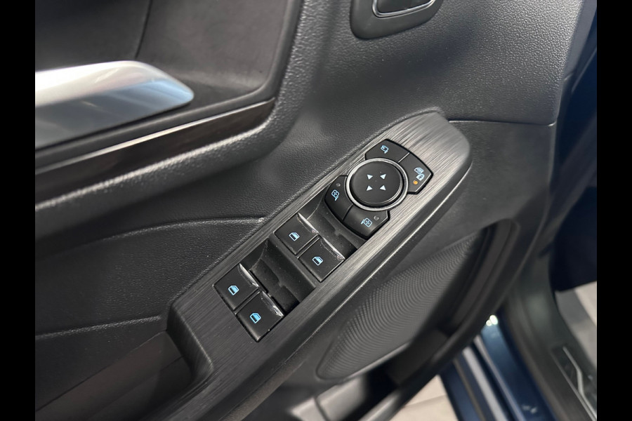Ford Kuga 2.5 PHEV Vignale AUTO / HEAD-UP / LANE ASSIST / 360