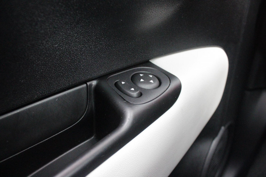 Fiat 500 1.0 Hybrid 69PK DOLCEVITA | PANORAMA DAK | APPLE CARPLAY/ANDROID AUTO | HALF LEDEREN BEKLEDING "TESSUTO DISEGNO" MET SPORTSTOELEN | DONKERE HEMELBEKLEDING | CRUISE CONTROL | AIRCO | LICHTMETALEN VELGEN 15" | CHROME DELEN EXTERIEUR | DAB+ RADIO |