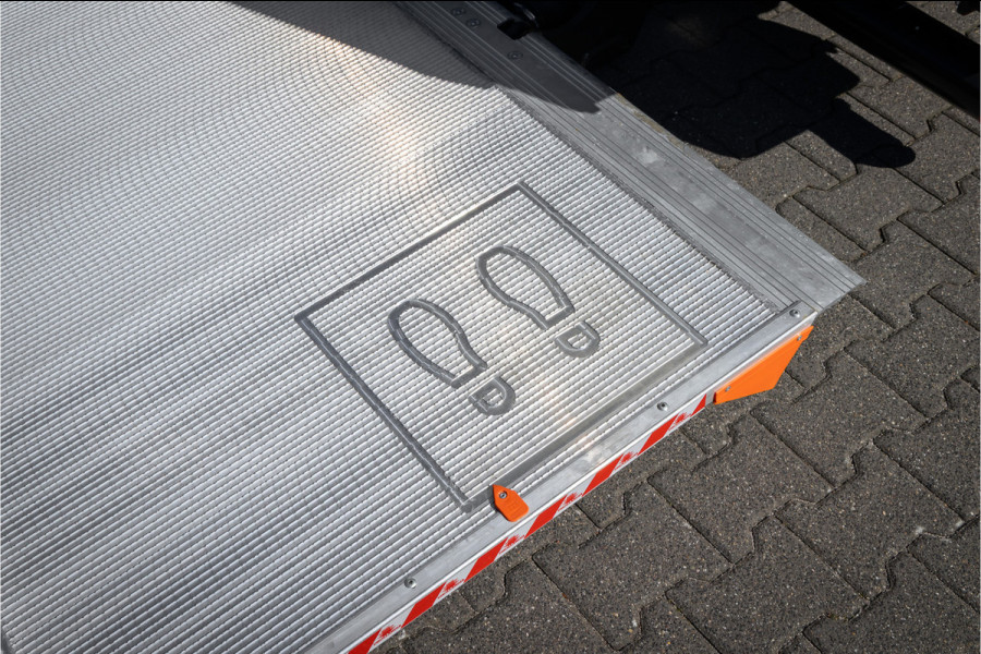 Ford E-Transit Bakwagen met laadklep d'Hollandia