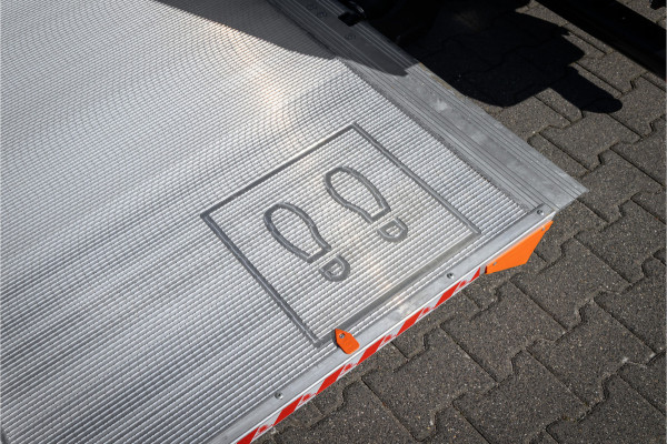 Ford E-Transit Bakwagen met laadklep d'Hollandia