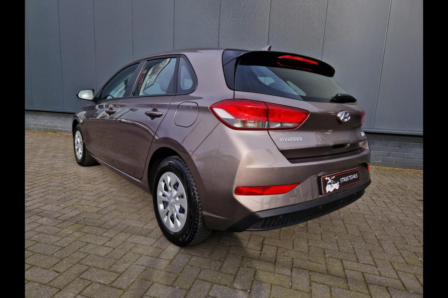 Hyundai i30 1.5 T-GDi MHEV 110pk