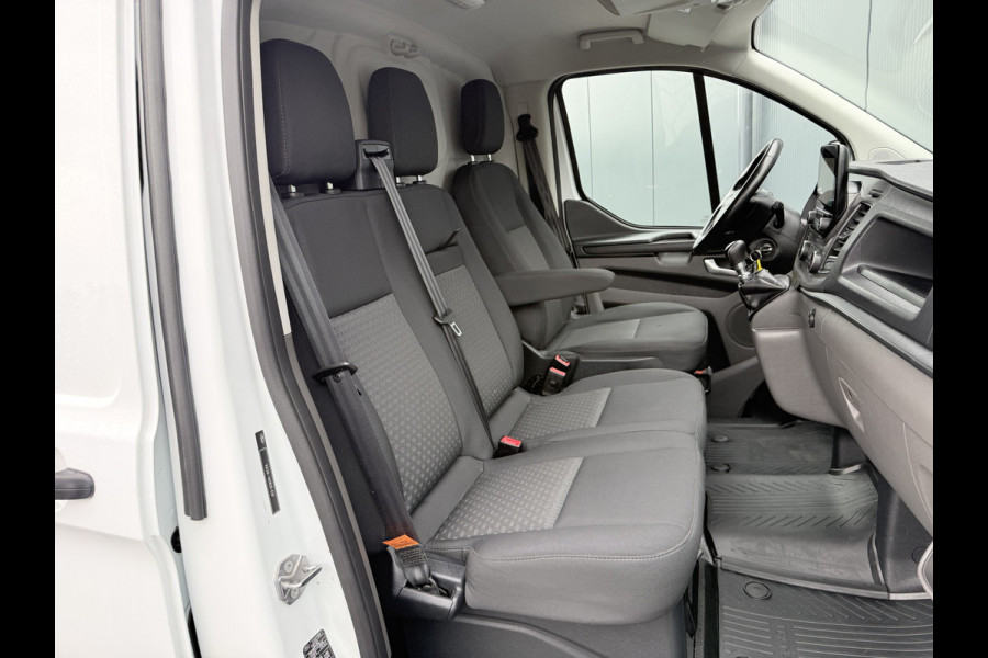 Ford Transit Custom 2.0 TDCI 130 PK / L2H1 / SORTIMO INRICHTING / 2.8 TONS TREKHAAK / 3-ZITS / CRUISE / NAVI / 2800 KG AHG