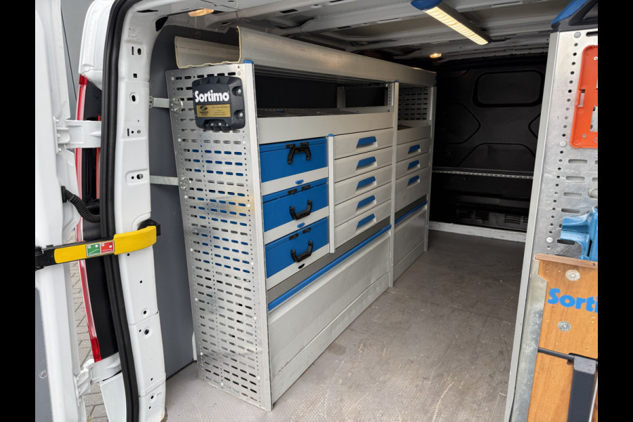 Ford Transit Custom 2.0 TDCI 130 PK / L2H1 / SORTIMO INRICHTING / 2.8 TONS TREKHAAK / 3-ZITS / CRUISE / NAVI / 2800 KG AHG