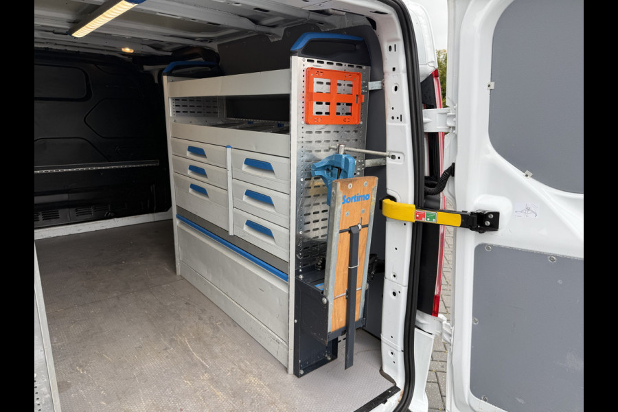 Ford Transit Custom 2.0 TDCI 130 PK / L2H1 / SORTIMO INRICHTING / 2.8 TONS TREKHAAK / 3-ZITS / CRUISE / NAVI / 2800 KG AHG