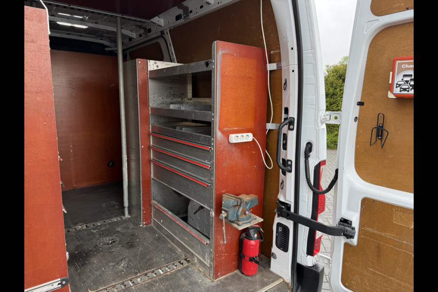 Opel Movano 2.3 Turbo 150 PK / L2H2 / INRICHTING / RVS IMPERIAAL + LADDER / 2.5 TONS TREKHAAK / AIRCO / CRUISE / NAVI / CAMERA