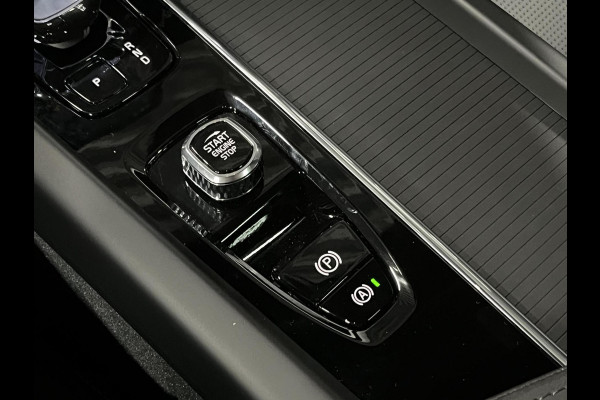 Volvo XC60 T8 Plug-in AWD Ultra Black Edition Luchtvering | Bowers & Wilkins | Massage | Adapt. Cruise | Stoelventilatie | Open dak | 360 Camera | Stuur-/stoelverwarming