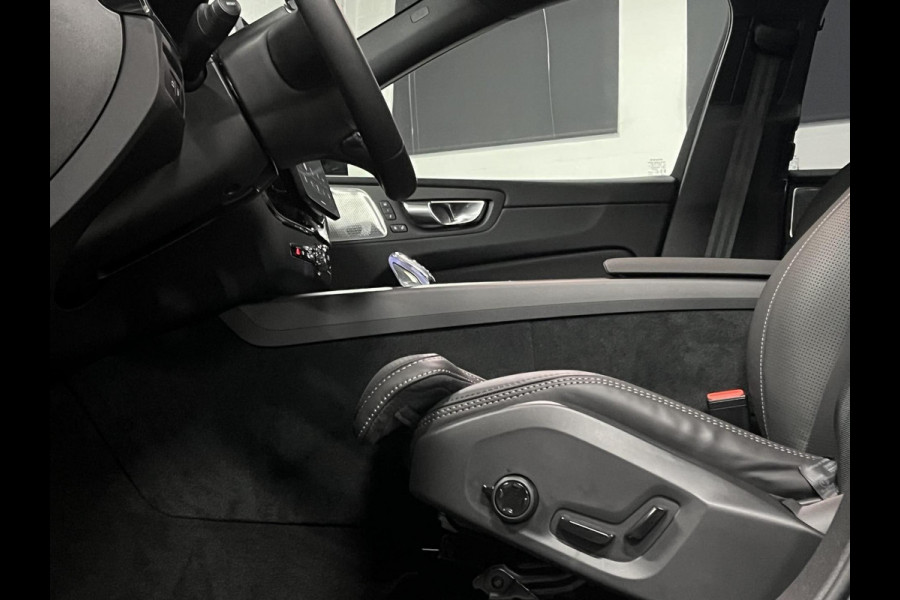 Volvo XC60 T8 Plug-in AWD Ultra Black Edition Luchtvering | Bowers & Wilkins | Massage | Adapt. Cruise | Stoelventilatie | Open dak | 360 Camera | Stuur-/stoelverwarming