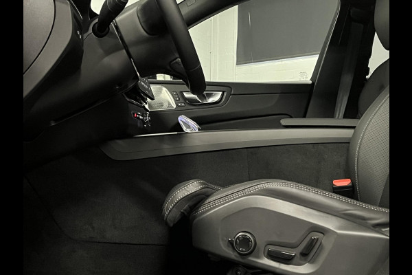 Volvo XC60 2.0 T8 PHEV AWD Ultra Black Edition Trekhaak | Bowers & Wilkins |  Massage | Open dak |  Stoel ventilatie | Stoel-/stuurverwarming | Head-up | 360 camera | *455PK*