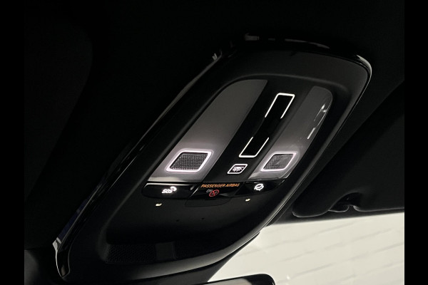 Volvo XC60 2.0 T8 PHEV AWD Ultra Black Edition Trekhaak | Bowers & Wilkins |  Massage | Open dak |  Stoel ventilatie | Stoel-/stuurverwarming | Head-up | 360 camera | *455PK*