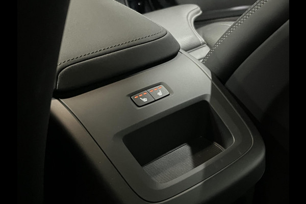 Volvo XC60 2.0 T8 PHEV AWD Ultra Black Edition Bowers & Wilkins |  Massage | Open dak |  Stoel ventilatie | Stoel-/stuurverwarming | Head-up | 360 camera | *455PK*