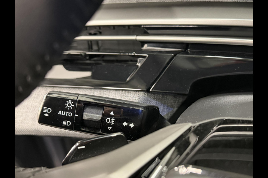 Peugeot 5008 1.2 Hybrid 136pk Allure Automaat Navigatie Cruise control Climate control LED Parkeersensoren Camera Apple Carplay/ Android Auto Radio