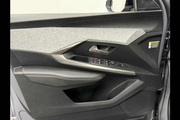 Peugeot 5008 1.2 Hybrid 136pk Allure Automaat Navigatie Cruise control Climate control LED Parkeersensoren Camera Apple Carplay/ Android Auto Radio