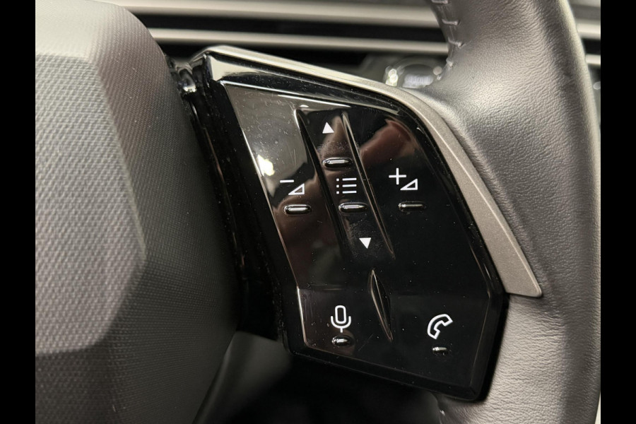 Peugeot 5008 1.2 Hybrid 136pk Allure Automaat Navigatie Cruise control Climate control LED Parkeersensoren Camera Apple Carplay/ Android Auto Radio