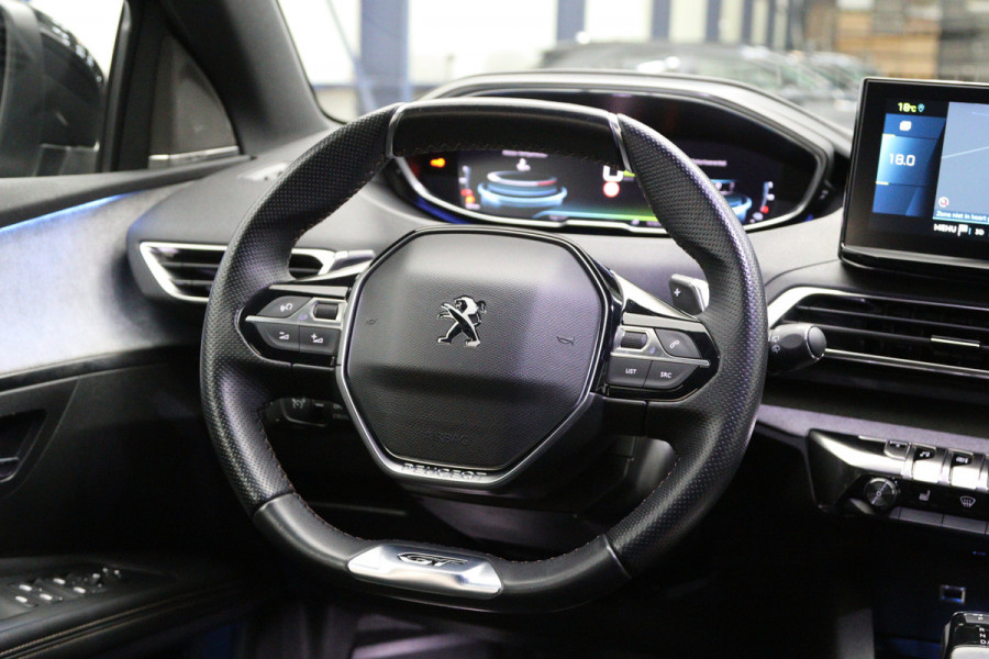 Peugeot 3008 1.6 HYbrid 225 GT, Focal Sound, 19" LM, LED, Camera