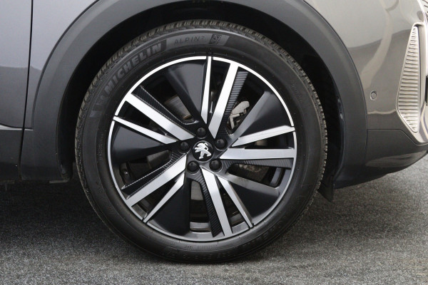 Peugeot 3008 1.6 HYbrid 225 GT, Focal Sound, 19" LM, LED, Camera