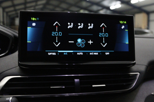 Peugeot 3008 1.6 HYbrid 225 GT, Focal Sound, 19" LM, LED, Camera
