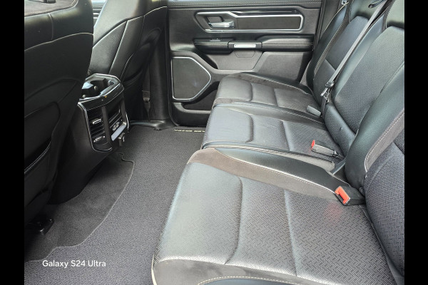 Dodge Ram 1500 5.7 V8 4x4 Crew Cab Laramie / NAP / Leder / Memory / Elek Stoelen / Open Pano / Led / Pdc / Trekhaak / 22 Inch