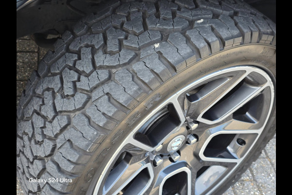 Dodge Ram 1500 5.7 V8 4x4 Crew Cab Laramie / NAP / Leder / Memory / Elek Stoelen / Open Pano / Led / Pdc / Trekhaak / 22 Inch