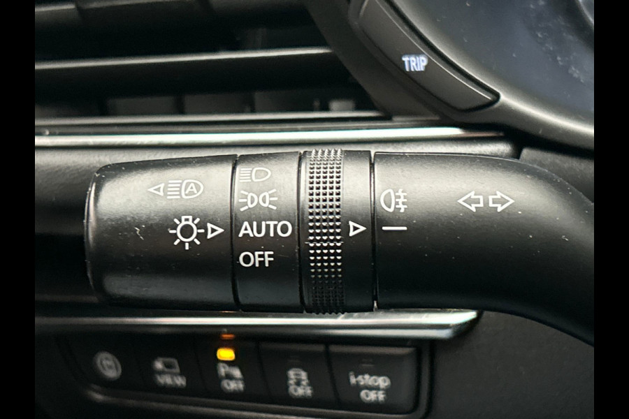 Mazda 3 2.0 e-SkyActiv-G M Hybrid 122 | Trekhaak | Head/up | Rondomzicht/Camera | Leder |