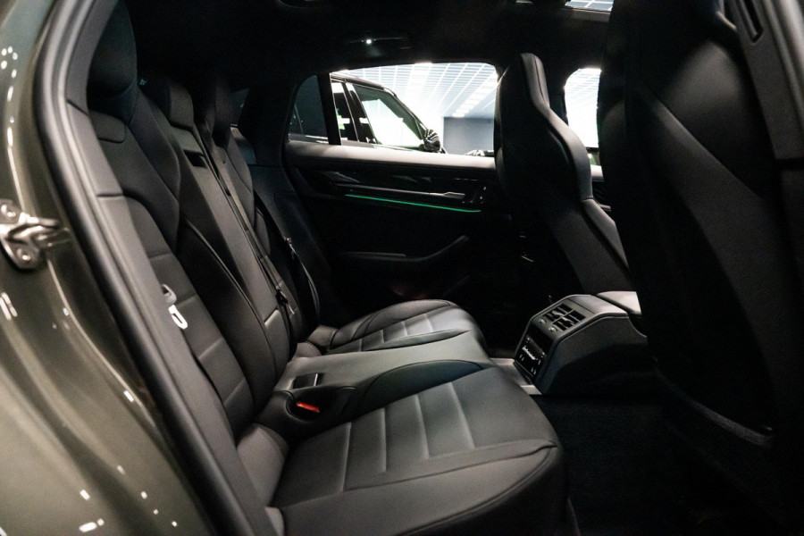 Porsche Panamera 2.9 4S E-Hybrid *Panorama / Sport-Chrono / Sport-Design / HUD / Soft-Close / Surround-view*