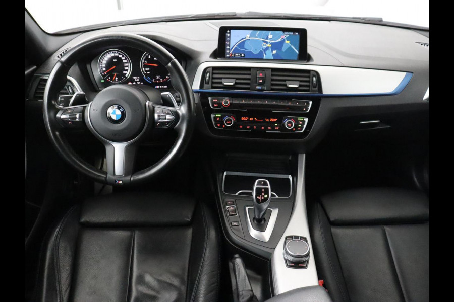 BMW 1-serie M140i High Executive | Stoelverwarming | Carplay | Leder | Adaptief LED | Keyless | Navigatie | Sportstoelen | Parkeerhulp | Climate control | Cruise control | Bluetooth | Getint glas | M Sport
