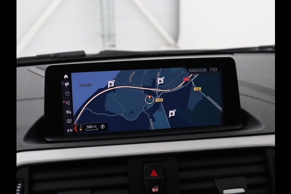 BMW 1-serie M140i High Executive | Stoelverwarming | Carplay | Leder | Adaptief LED | Keyless | Navigatie | Sportstoelen | Parkeerhulp | Climate control | Cruise control | Bluetooth | Getint glas | M Sport