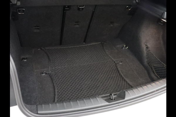 BMW 1-serie M140i High Executive | Stoelverwarming | Carplay | Leder | Adaptief LED | Keyless | Navigatie | Sportstoelen | Parkeerhulp | Climate control | Cruise control | Bluetooth | Getint glas | M Sport
