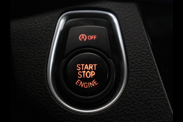 BMW 1-serie M140i High Executive | Stoelverwarming | Carplay | Leder | Adaptief LED | Keyless | Navigatie | Sportstoelen | Parkeerhulp | Climate control | Cruise control | Bluetooth | Getint glas | M Sport